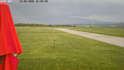 Pojezdová dráha, Runway