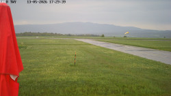 Pojezdová dráha, Runway
