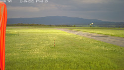 Pojezdová dráha, Runway