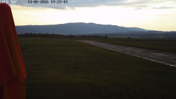 Pojezdová dráha, Runway
