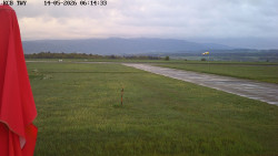 Pojezdová dráha, Runway
