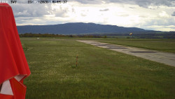 Pojezdová dráha, Runway