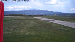 Pojezdová dráha, Runway