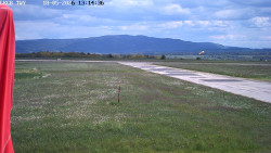 Pojezdová dráha, Runway