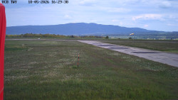 Pojezdová dráha, Runway