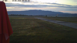 Pojezdová dráha, Runway