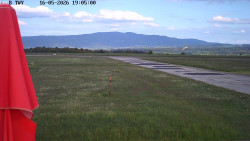Pojezdová dráha, Runway