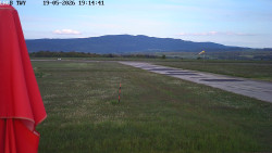 Pojezdová dráha, Runway