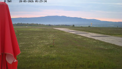Pojezdová dráha, Runway