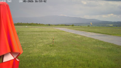 Pojezdová dráha, Runway