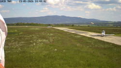 Pojezdová dráha, Runway