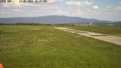 Pojezdová dráha, Runway