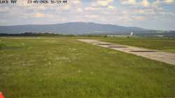 Pojezdová dráha, Runway