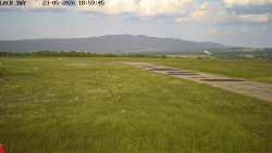Pojezdová dráha, Runway