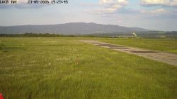 Pojezdová dráha, Runway