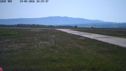 Pojezdová dráha, Runway