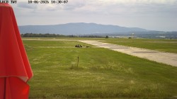 Pojezdová dráha, Runway