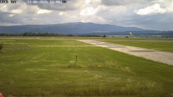 Pojezdová dráha, Runway