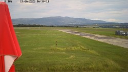 Pojezdová dráha, Runway