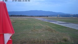 Pojezdová dráha, Runway