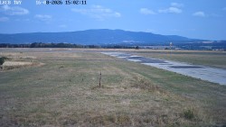 Pojezdová dráha, Runway