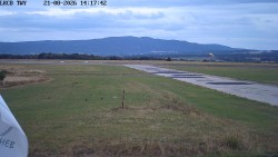 Pojezdová dráha, Runway