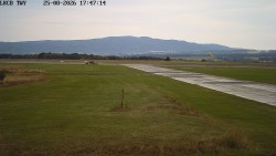 Pojezdová dráha, Runway