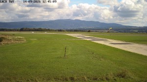 Letiště Cheb - Pojezdová dráha, Runway - 14.9.2026 v 12:45 Letiště Cheb - Pojezdová dráha, Runway - 14.9.2026 v 12:45