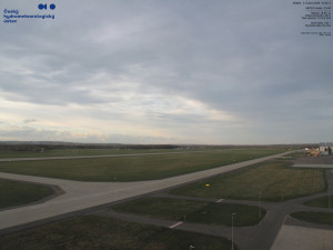 Letišti Ostrava Mošnov - Runway - 5.4.2026 v 18:45 Letišti Ostrava Mošnov - Runway - 5.4.2026 v 18:45