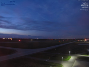 Letišti Ostrava Mošnov - Runway - 5.4.2026 v 20:15 Letišti Ostrava Mošnov - Runway - 5.4.2026 v 20:15