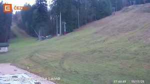 Skiareál Mariánky - Dolní stanice lanovky - 15.11.2025 v 07:45 Skiareál Mariánky - Dolní stanice lanovky - 15.11.2025 v 07:45