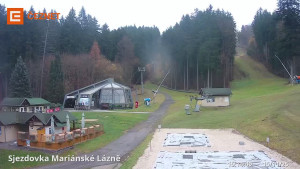 Skiareál Mariánky - Dolní stanice lanovky - 15.11.2025 v 15:15 Skiareál Mariánky - Dolní stanice lanovky - 15.11.2025 v 15:15