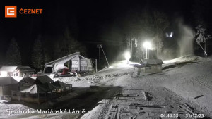 Skiareál Mariánky - Dolní stanice lanovky - 31.12.2025 v 04:45 Skiareál Mariánky - Dolní stanice lanovky - 31.12.2025 v 04:45
