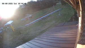 Narciarski ośrodek miasta Meziboří - Wsiadanie na wyciąg - 8.8.2026 v 19:45 Narciarski ośrodek miasta Meziboří - Wsiadanie na wyciąg - 8.8.2026 v 19:45