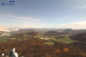 Snímek    4.11.2025 v 01:00