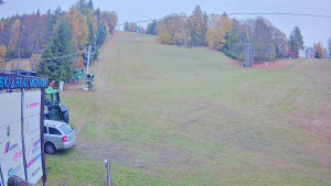 Ski areál Mezihoří Chomutov - Velká sjezdovka - 28.10.2025 v 11:16 Ski areál Mezihoří Chomutov - Velká sjezdovka - 28.10.2025 v 11:16