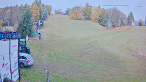 Ski areál Mezihoří Chomutov - Velká sjezdovka - 28.10.2025 v 12:46 Ski areál Mezihoří Chomutov - Velká sjezdovka - 28.10.2025 v 12:46