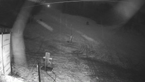 Ski areál Mezihoří Chomutov - Velká sjezdovka - 7.12.2025 v 06:31 Ski areál Mezihoří Chomutov - Velká sjezdovka - 7.12.2025 v 06:31