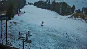 Ski areál Mezihoří Chomutov - Velká sjezdovka - 7.12.2025 v 16:31 Ski areál Mezihoří Chomutov - Velká sjezdovka - 7.12.2025 v 16:31