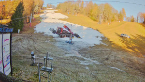 Ski areál Mezihoří Chomutov - Velká sjezdovka - 13.12.2025 v 13:31 Ski areál Mezihoří Chomutov - Velká sjezdovka - 13.12.2025 v 13:31