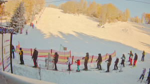 Ski areál Mezihoří Chomutov - Velká sjezdovka - 11.1.2026 v 11:31 Ski areál Mezihoří Chomutov - Velká sjezdovka - 11.1.2026 v 11:31