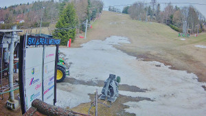 Ski areál Mezihoří Chomutov - Velká sjezdovka - 25.3.2026 v 10:17 Ski areál Mezihoří Chomutov - Velká sjezdovka - 25.3.2026 v 10:17