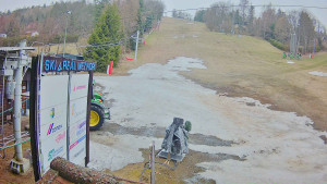 Ski areál Mezihoří Chomutov - Velká sjezdovka - 25.3.2026 v 12:02 Ski areál Mezihoří Chomutov - Velká sjezdovka - 25.3.2026 v 12:02