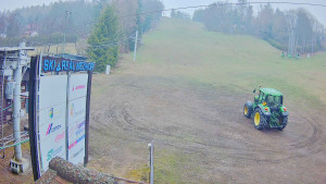 Ski areál Mezihoří Chomutov - Velká sjezdovka - 12.4.2026 v 19:02 Ski areál Mezihoří Chomutov - Velká sjezdovka - 12.4.2026 v 19:02