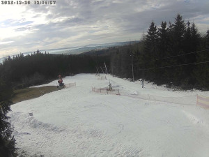 Lyžařský areál Čeřínek - Sjezdovka - 20.12.2025 v 12:15 Lyžařský areál Čeřínek - Sjezdovka - 20.12.2025 v 12:15