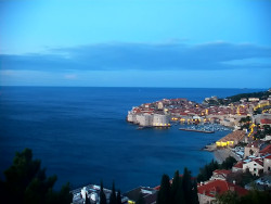 Staré město, přístav