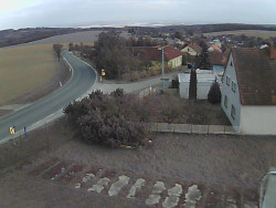 Vjezd do obce ze severu