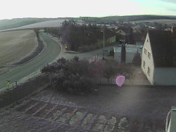 Vjezd do obce ze severu