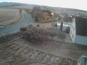 Gemeinde Ježkovice - Eingang ins Dorf von Norden - 30.10.2026 v 06:15 Gemeinde Ježkovice - Eingang ins Dorf von Norden - 30.10.2026 v 06:15