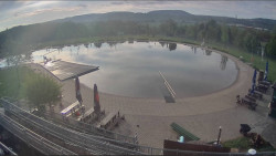 Koupací jezero